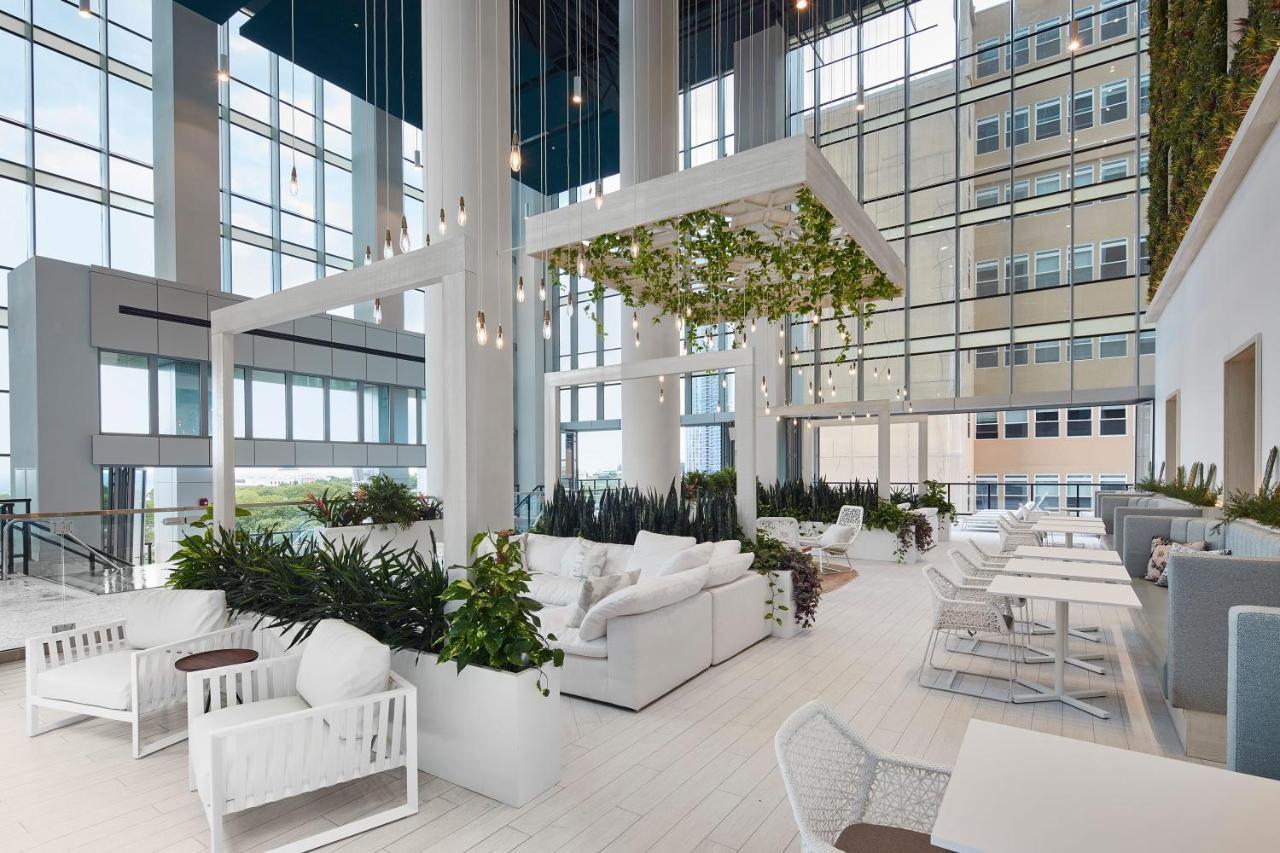 Aparthotel Sentral Michigan Avenue Chicago Exterior foto The interior of the new terminal