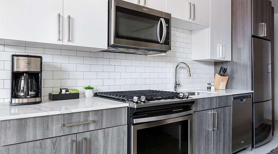 Aparthotel Sentral Michigan Avenue Chicago Exterior foto A kitchen with a microwave oven