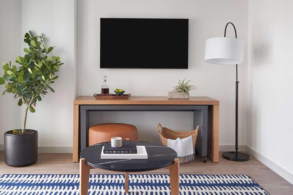 Aparthotel Sentral Michigan Avenue Chicago Habitación foto A television set in a living room